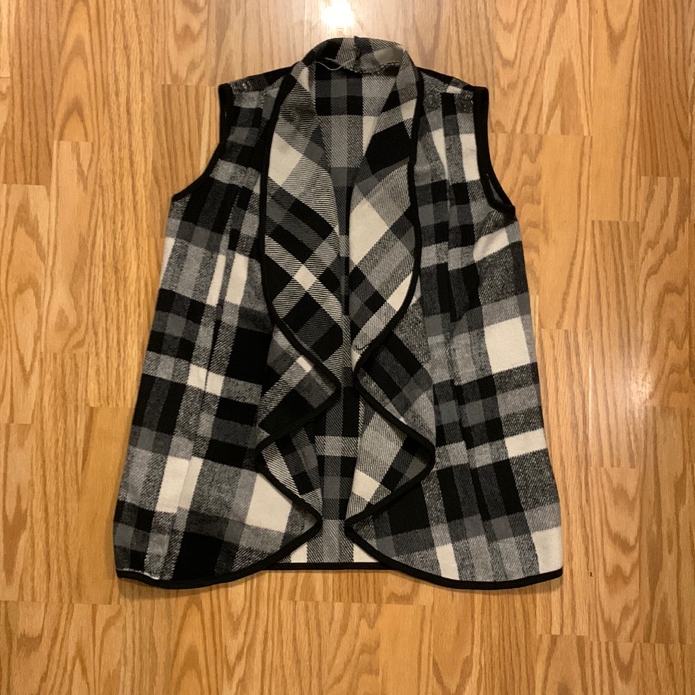 🚫SOLD🚫Waterfall vest - Picture 1 of 4
